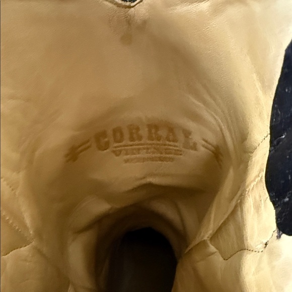 Corral Black and White Embroidered Heeled Boots - Picture 3 of 9